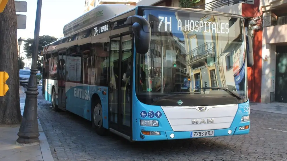 Un autob&uacute;s de Emtusa en Huelva
