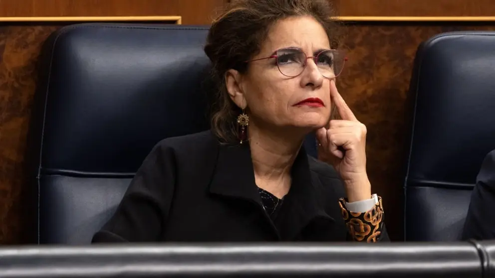 Montero, muy pensativa durante una sesi&oacute;n del Congreso