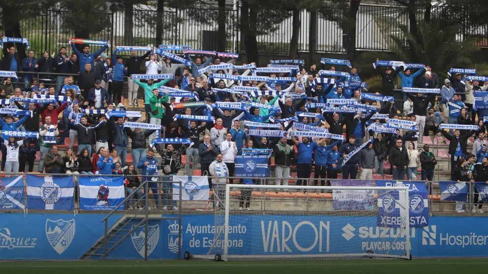 Aficionados del Xerez Deportivo en el partido ante el CD Estepona | Juan Antonio Zarzuela
