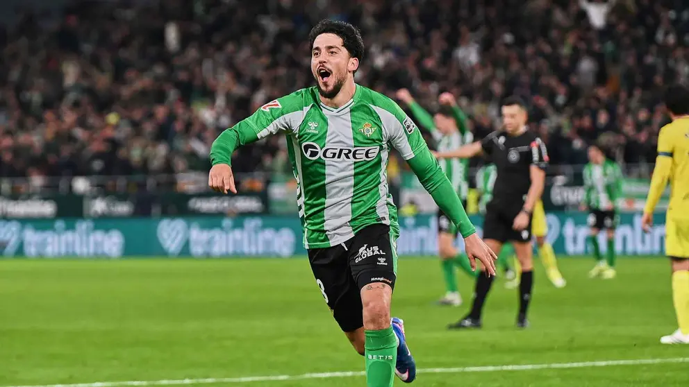 Fornals celebra su gol en el Real Betis - Villarreal | Salvador L&oacute;pez Medina
