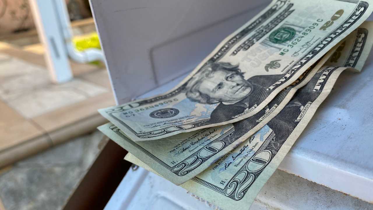 Direct Deposit or Check? How Georgia’s Tax Refund Is Hitting Your Wallet