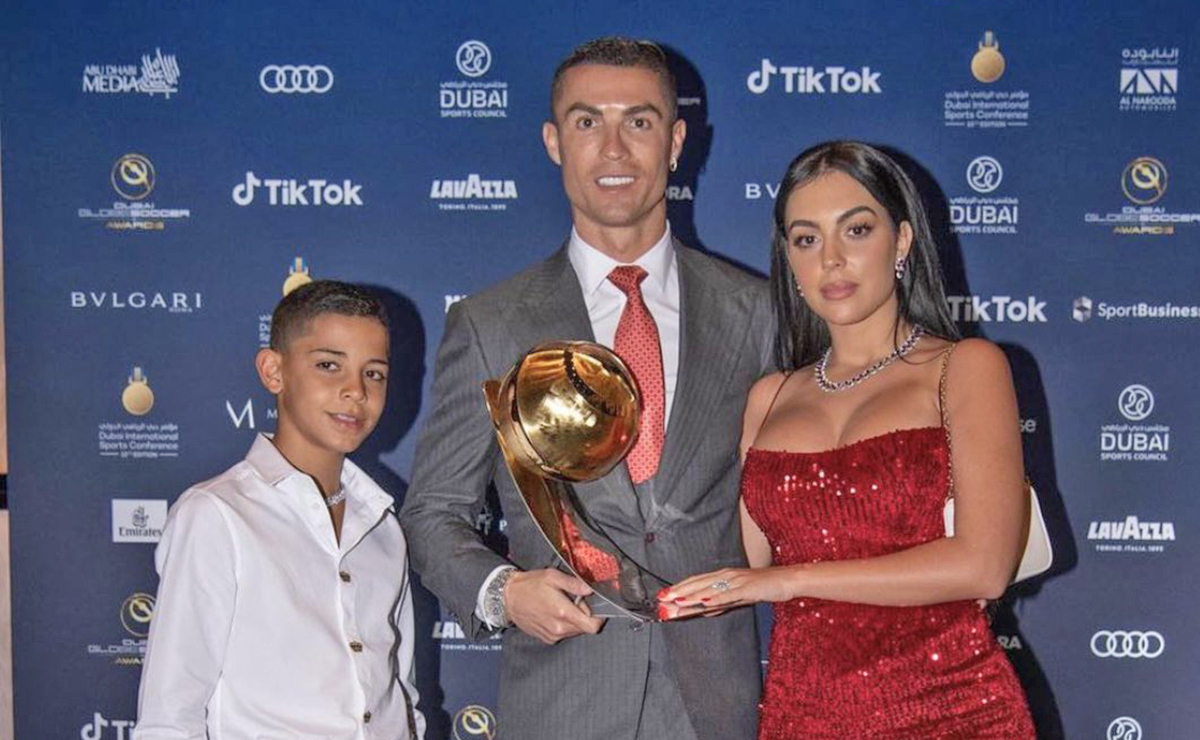 Cristiano Ronaldo, junto a su hijo Cristiano Jr. y su pareja Georgina Rodríguez
