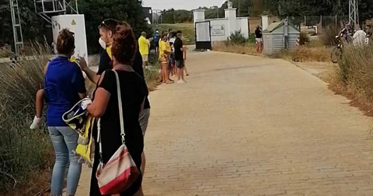 Aficionados del Cádiz en el Rosal 