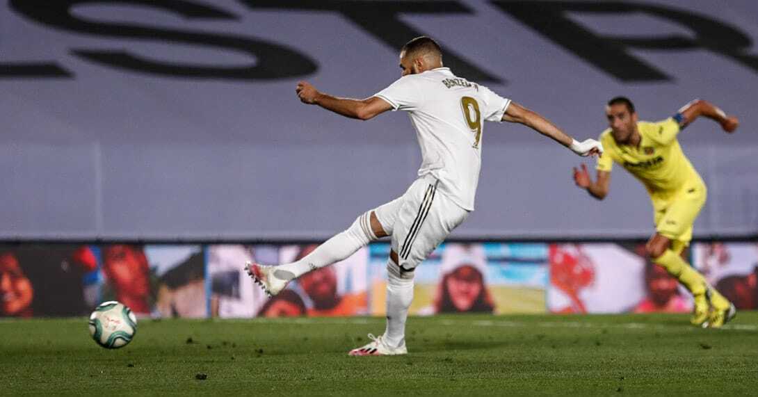 Karim Benzema transforma el segundo desde el punto de penalti 