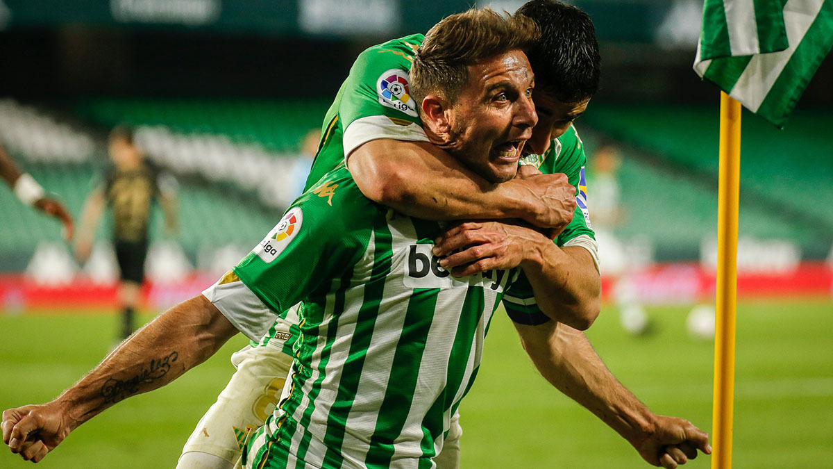 Joaquín celebrando el tanto del empate ante el Alavés | Foto: Real Betis