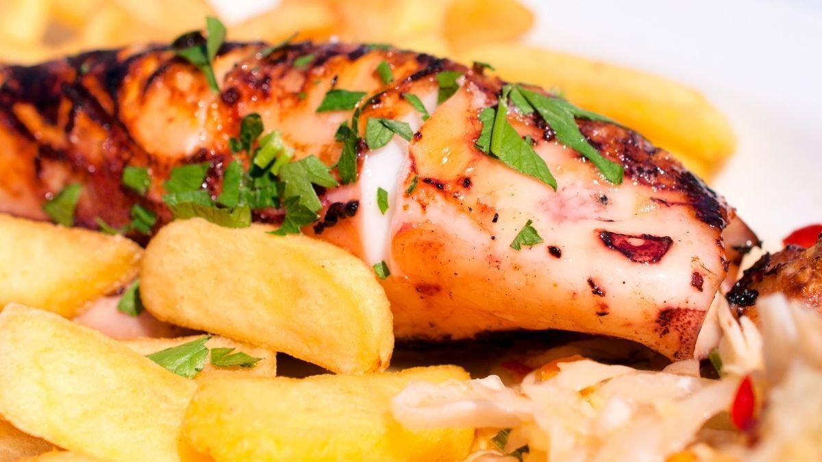 Calamares rellenos con patatas fritas