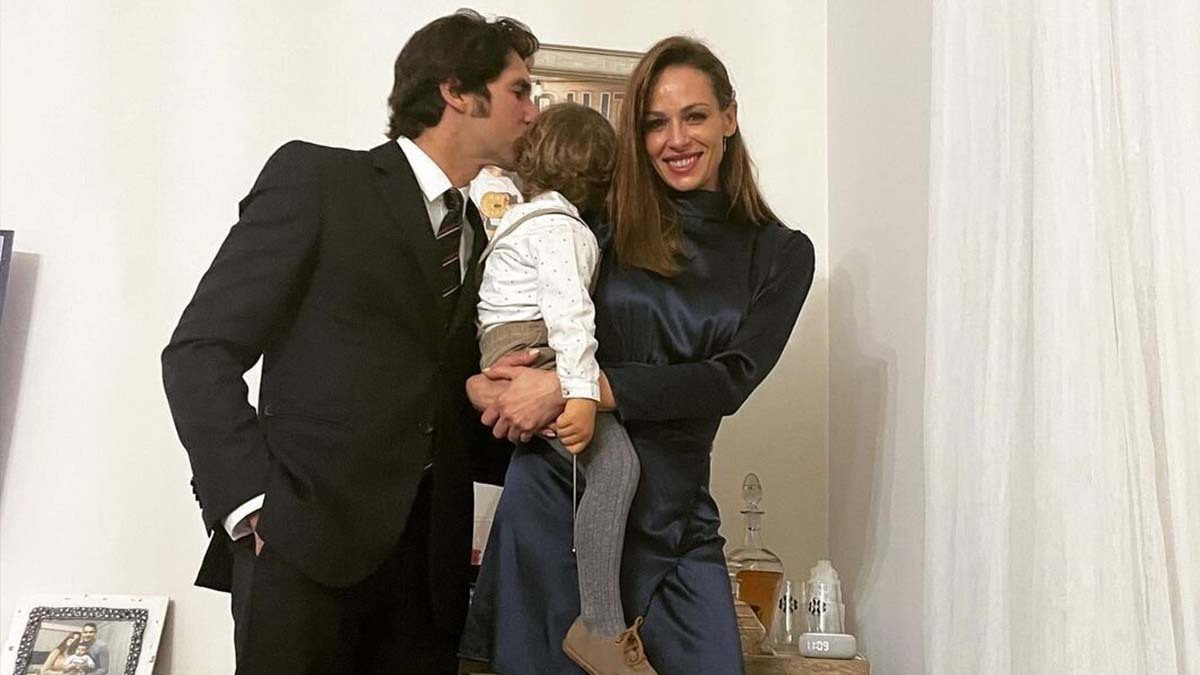 Eva González y Cayetano Rivera junto a su hijo