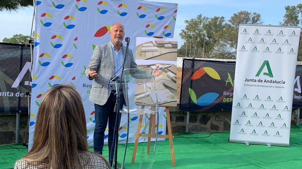 El Consejero Imbroda / El Mira