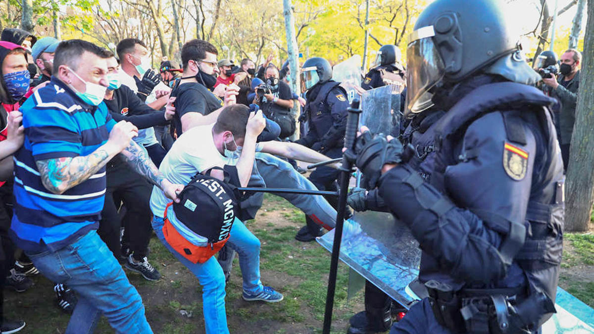 Altercados en Vallecas con la Policía Nacional | Foto de la Agencia EFE