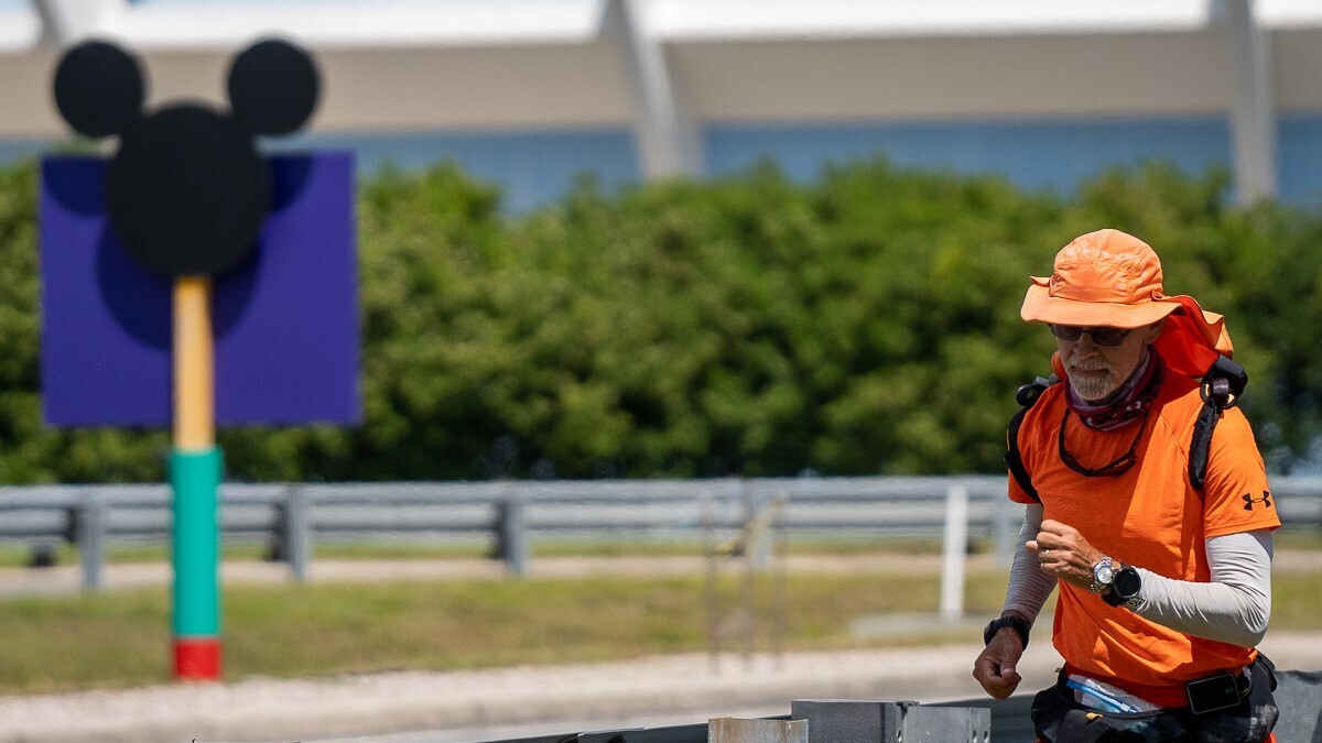 don-muchow-disneyland-disney-world-runner-1-2