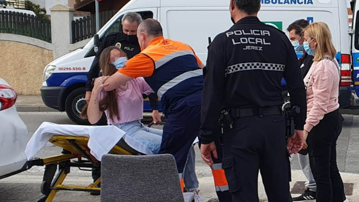 Accidente en calle Alcázar de Jerez | Jesús Catalán para El MIRA