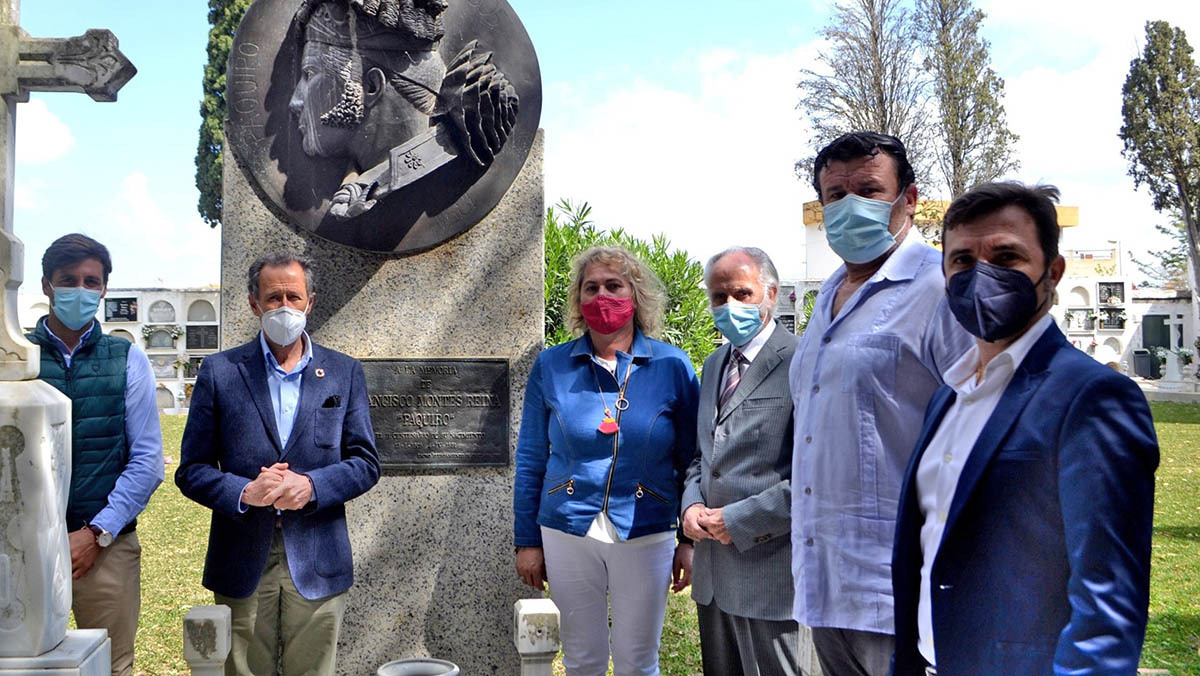 El alcalde y algunos participantes