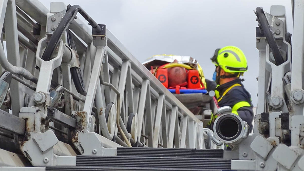 Rescate de Bomberos a una persona herida en Jerez de la Frontera