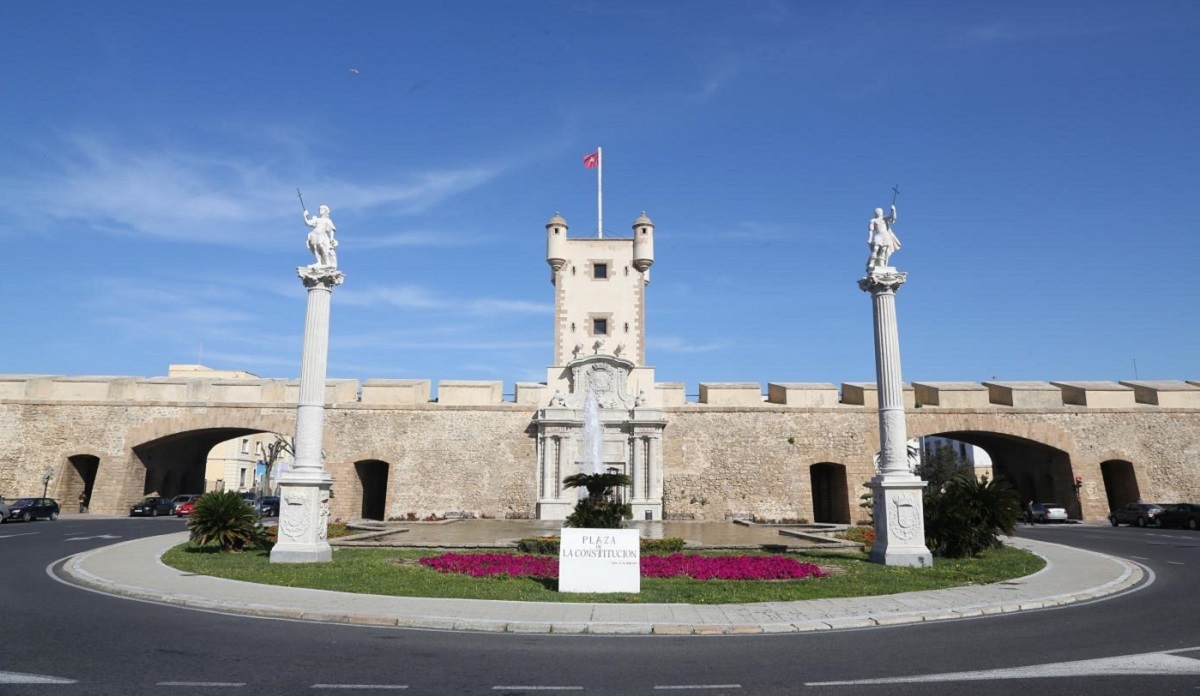 El torreón de las Puertas de Tierra de Cádiz