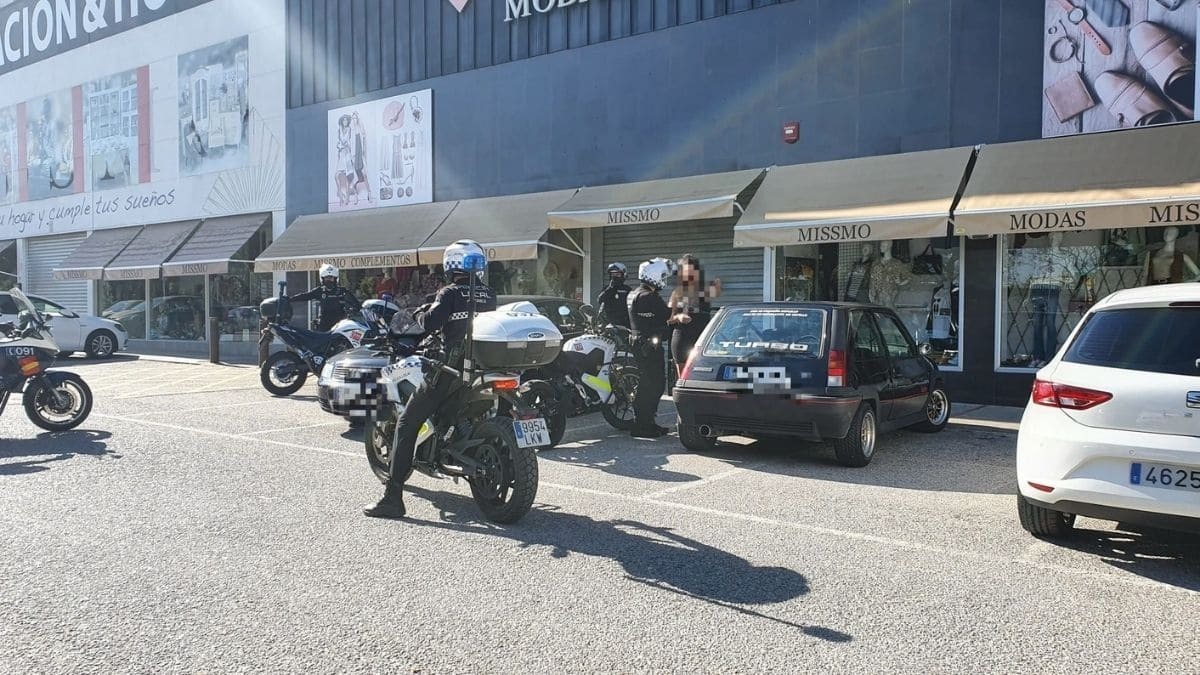Aglomeración de personas y multas por la motorada en las calles de Jerez