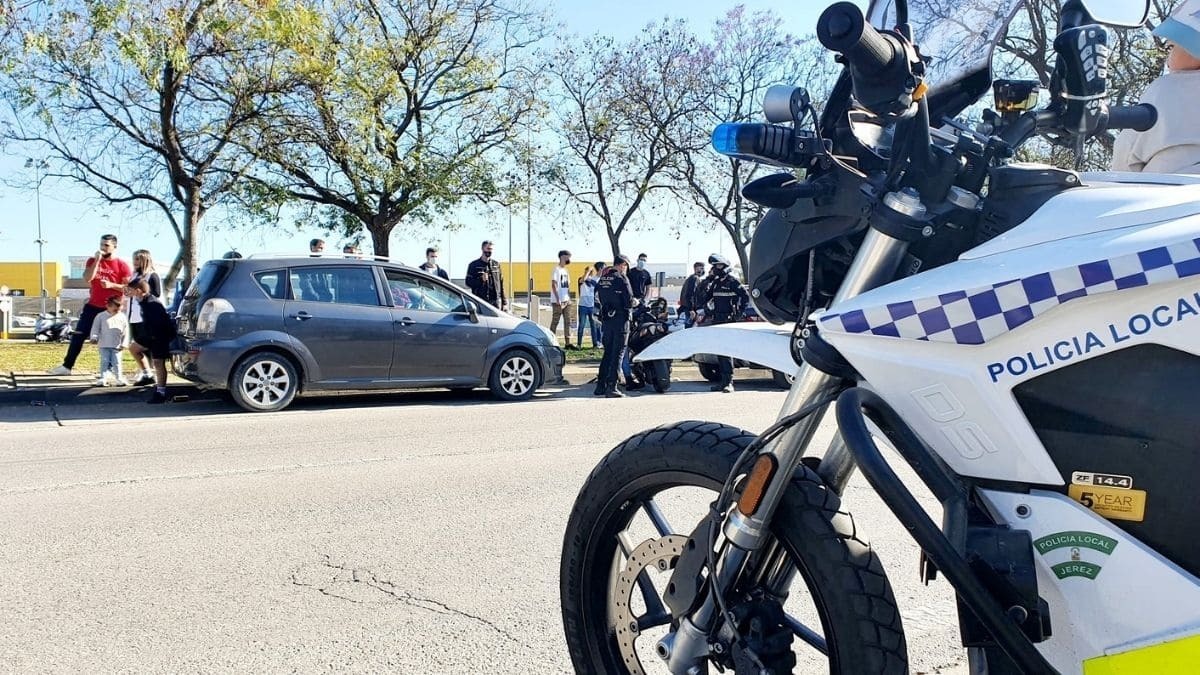 Aglomeración de personas y multas por la motorada en las calles de Jerez