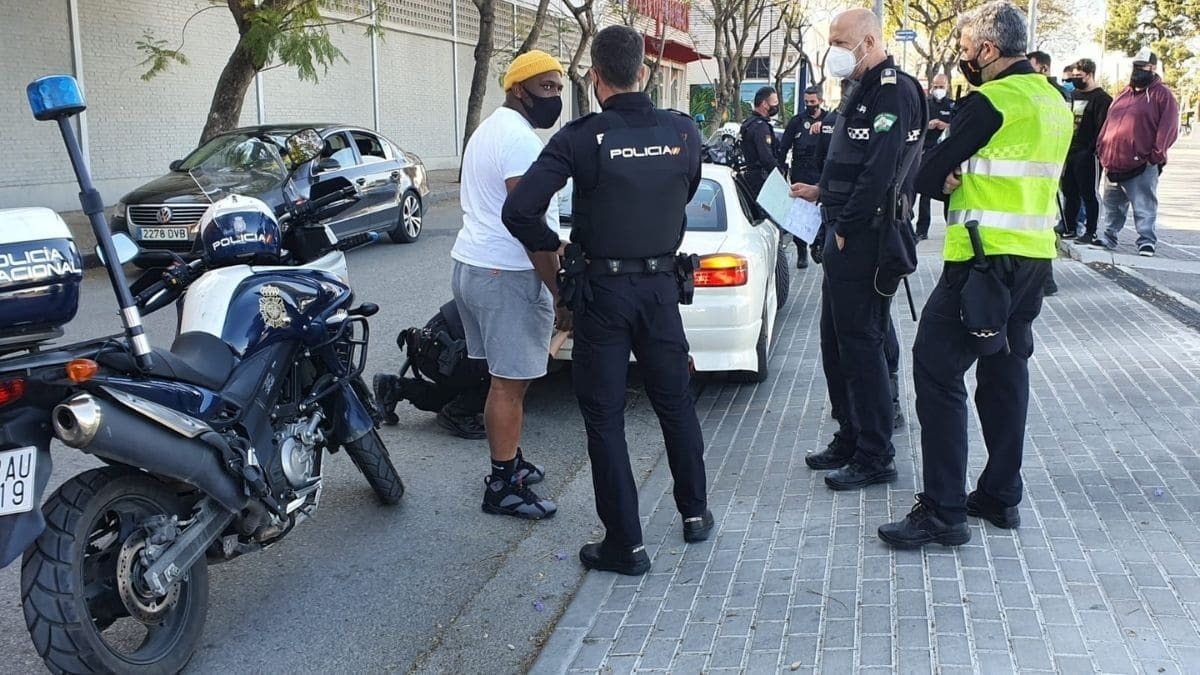 Matrícula falsa interceptada en Jerez | Jesús Catalán para elMIRA.es