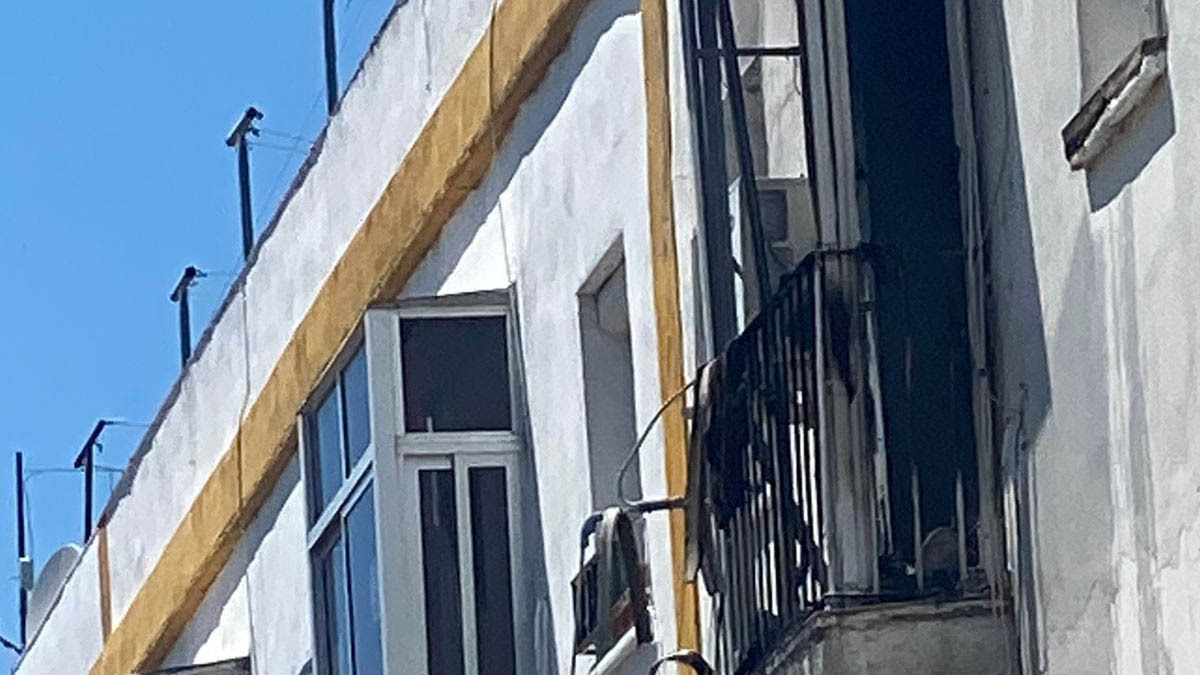 Incendio en Plaza Corchuelo de Jerez de la Frontera 