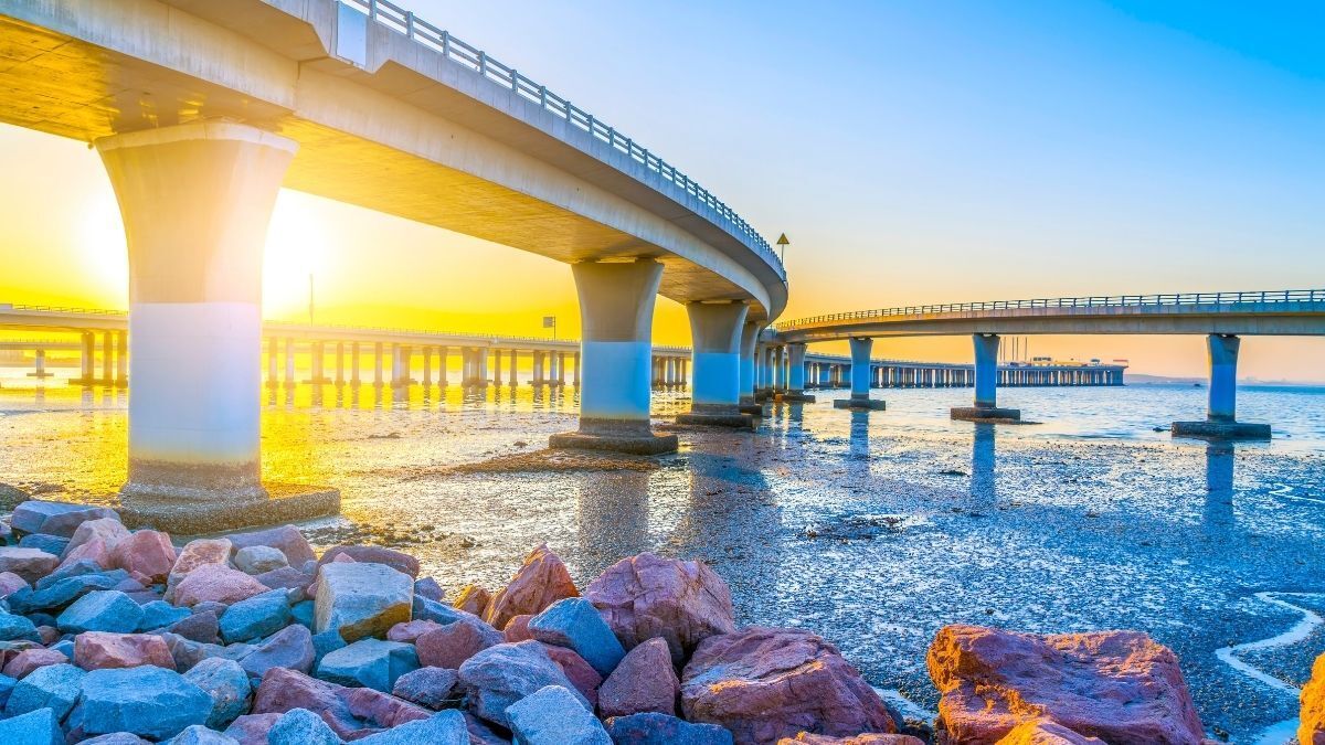 Puente de la bahía de Qingdao