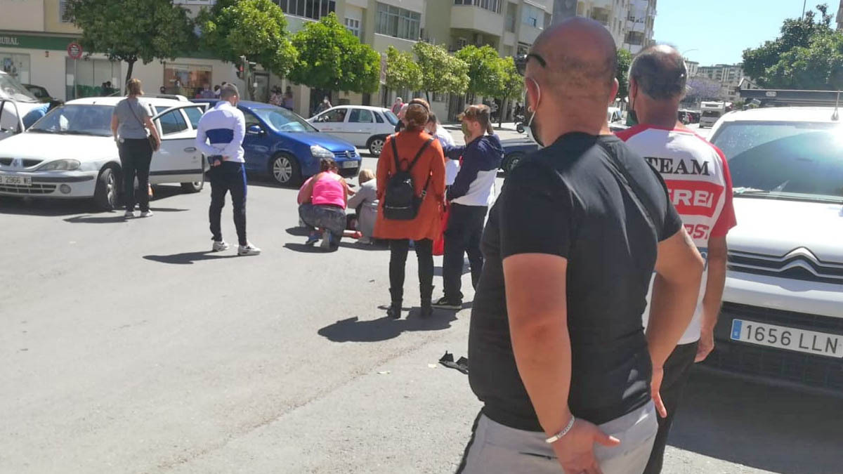 Accidente en Plaza Madre de Dios de <a  data-cke-saved-href='https://www.elmira.es/seccion/jerez/' href='https://www.elmira.es/seccion/jerez/'
                                       title='<a href='https://www.elmira.es/seccion/jerez/'
                                       title='Jerez' target='_blank'>Jerez</a>' target='_blank'><a  data-cke-saved-href='https://www.elmira.es/seccion/jerez/' href='https://www.elmira.es/seccion/jerez/'
                                       title='Jerez' target='_blank'>Jerez</a></a>