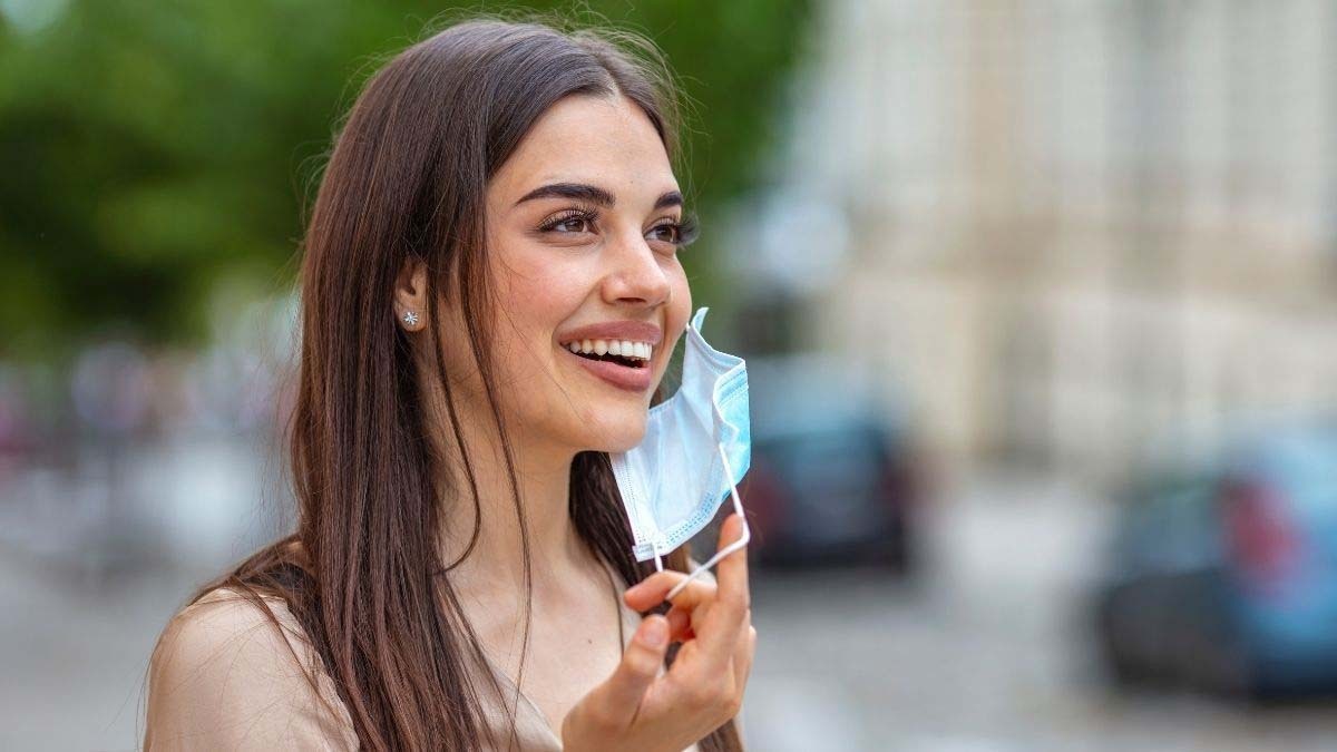 Persona sin mascarilla