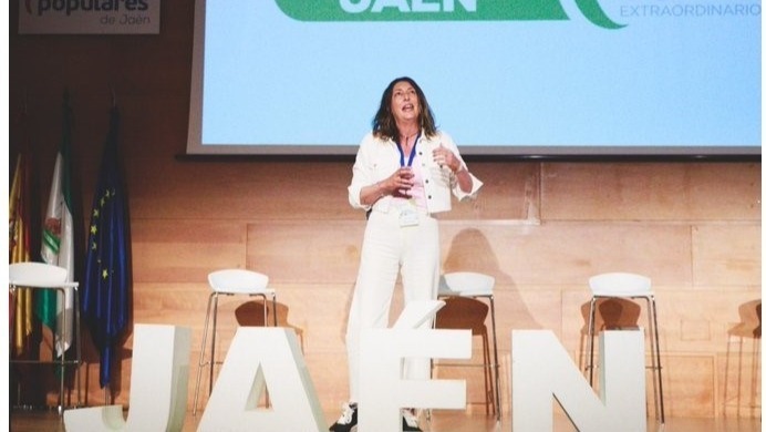 Loles López en <a  data-cke-saved-href='https://www.elmira.es/seccion/jaen/' href='https://www.elmira.es/seccion/jaen/'
                                       title='Jaén' target='_blank'>Jaén</a>