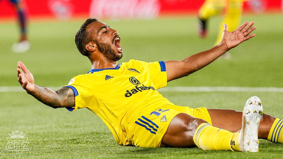 Carlos Akapo - Cádiz CF