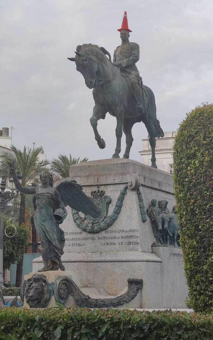 Cono estatua Miguel Primo de Rivera