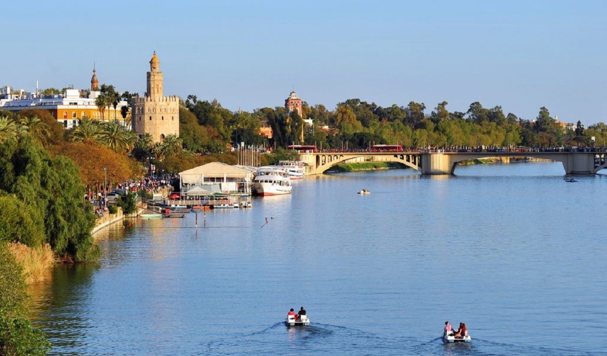 Río Guadalquivir a la altura de Sevilla