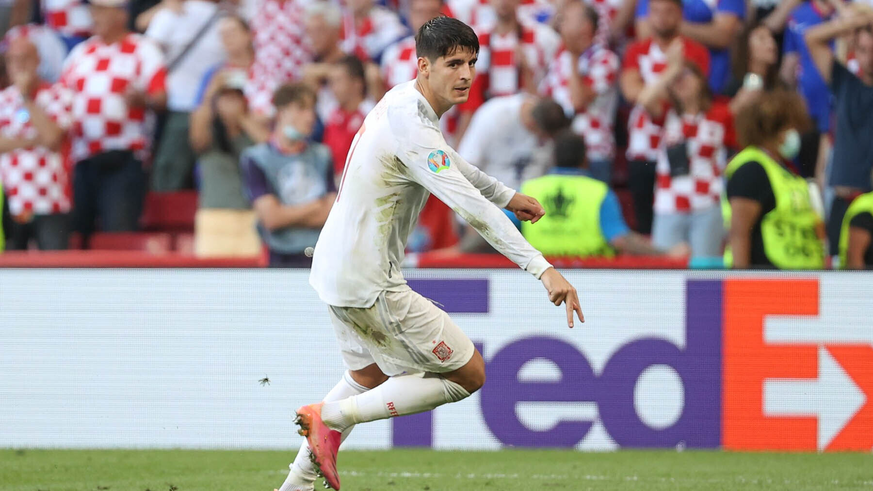 Álvaro Morata tiene ocasión clara para amrcar el sexto en el partido de Octavos de España ante Croacia en la Eurocopa