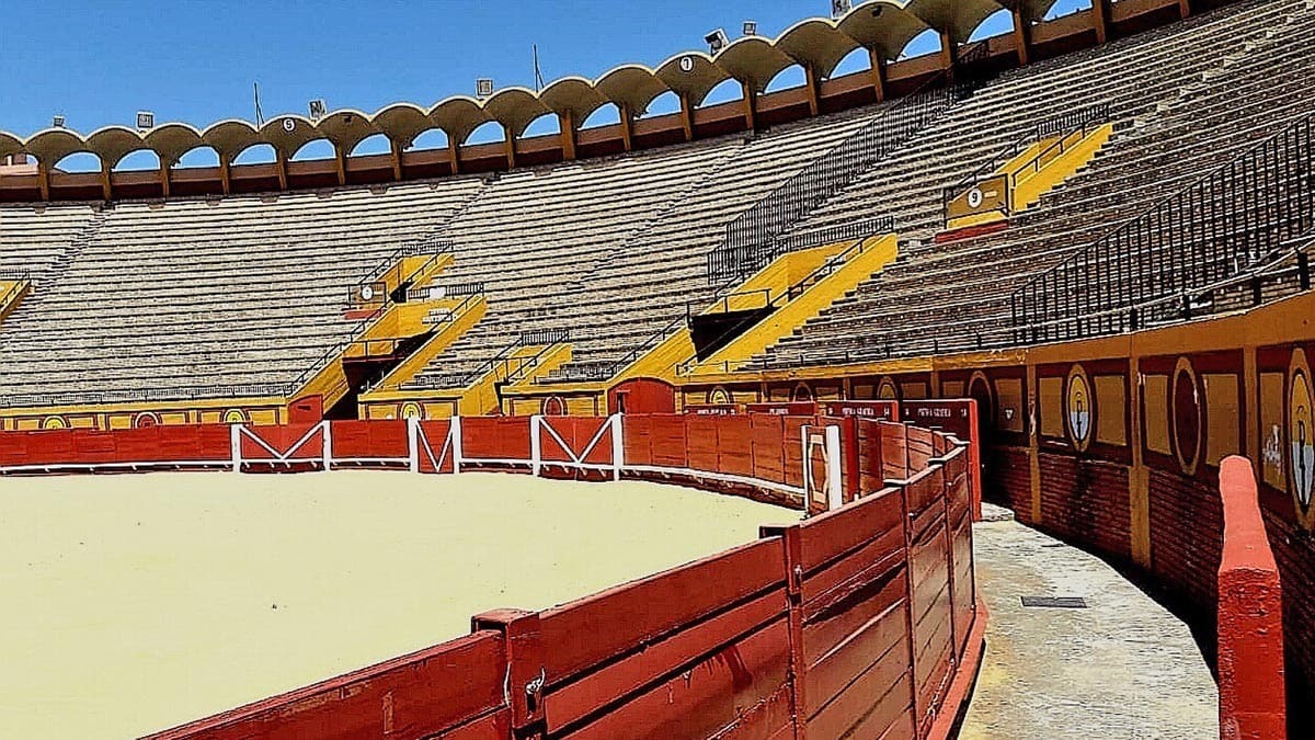 Interior de la Plaza de Algeciras