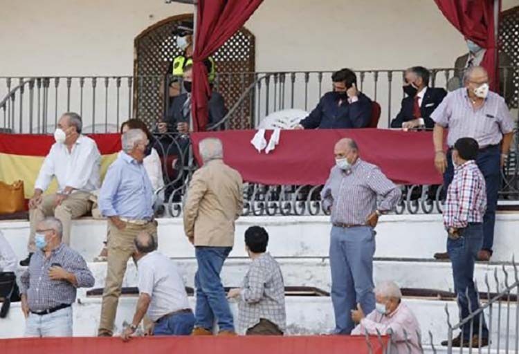 Dos pañuelos simultáneos