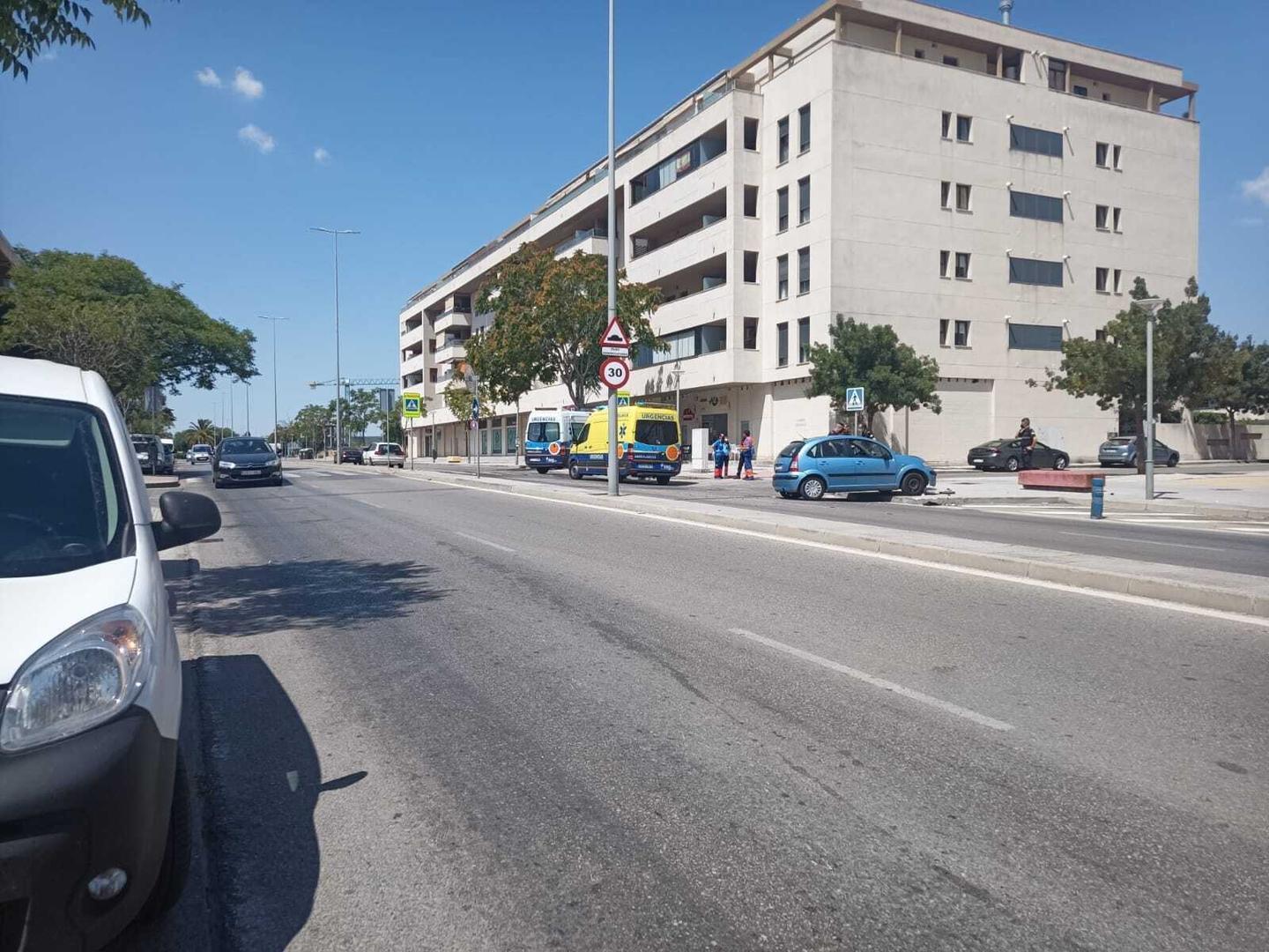 Accidente en Avenida Juan Carlos I en Jerez de la Frontera | El MIRA