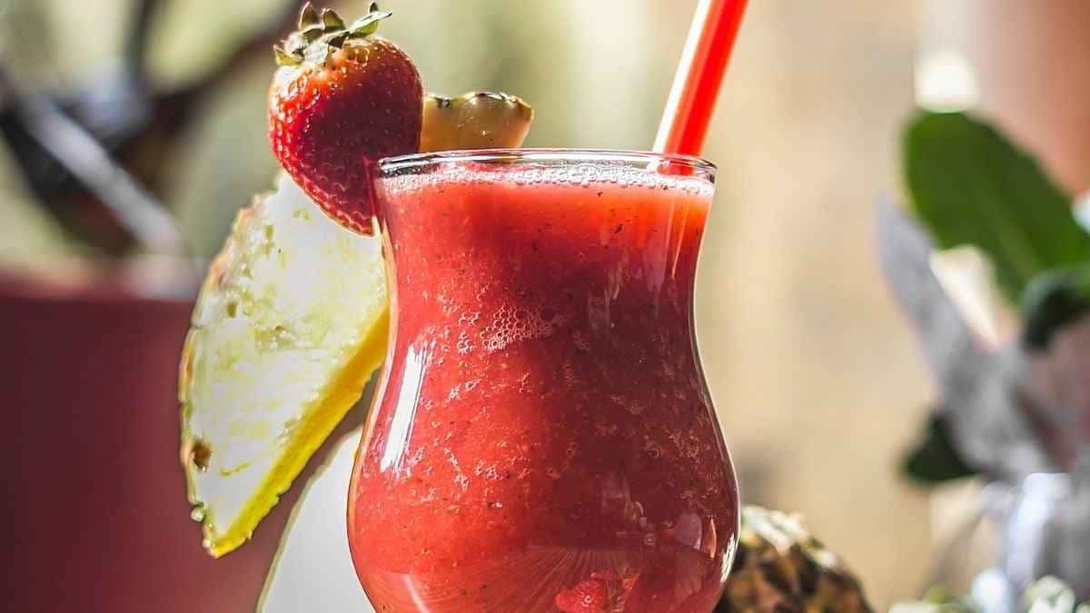 Jugo de piña y fresa 