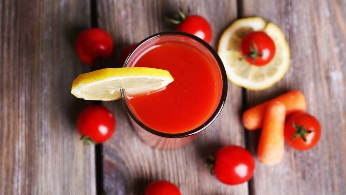 Jugo de tomate con limón