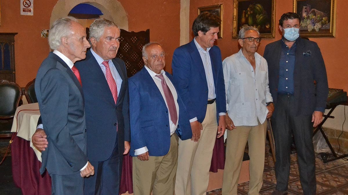 Componentes de la mesa redonda