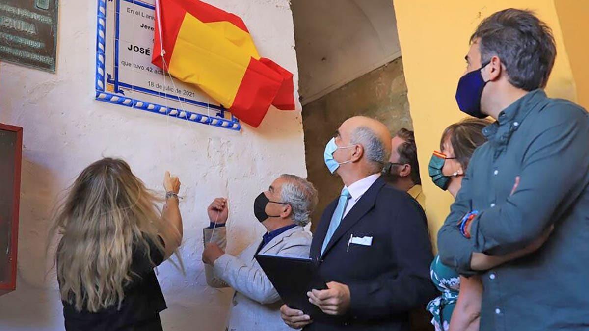 Descubrimiento de la placa a Galloso