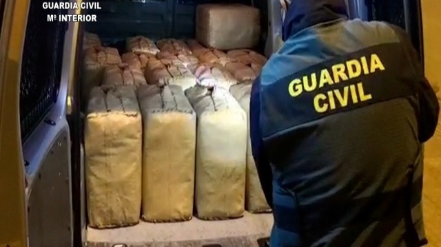 Detenidos 26 integrantes de una red dedicada al tráfico de hachís por la costa de Málaga