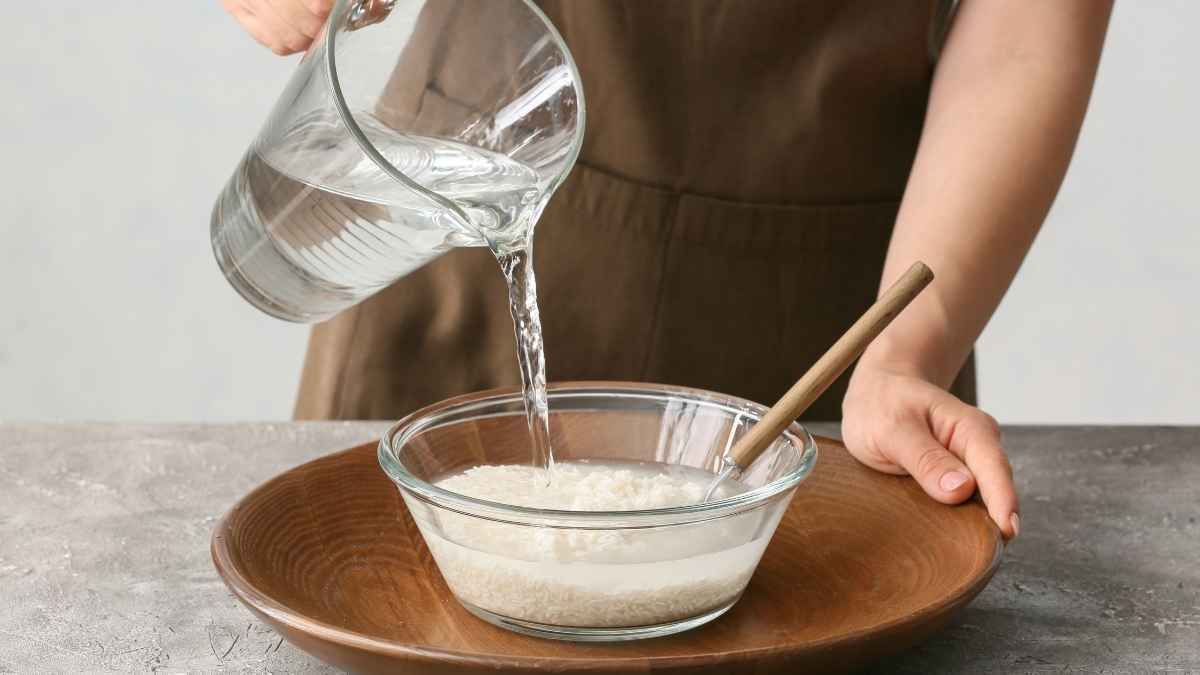 Beneficios de tomar un vaso de agua de arroz y cómo prepararlo 