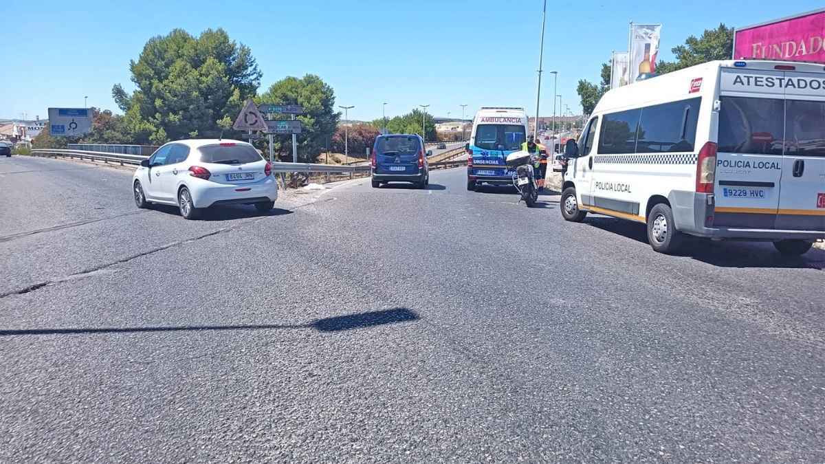 Accidente en cruce de <a  data-cke-saved-href='https://www.elmira.es/seccion/jerez/' href='https://www.elmira.es/seccion/jerez/'
                                       title='Jerez' target='_blank'>Jerez</a> de la Frontera para la Carretera de Sanlúcar de Barrameda