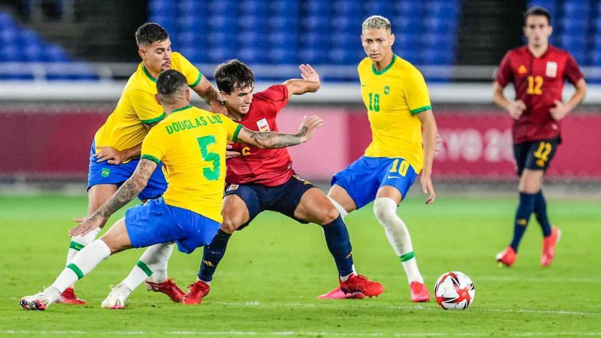 España pierde el oro ante Brasil en la maldición de los Juegos Olímpicos de Tokyo
