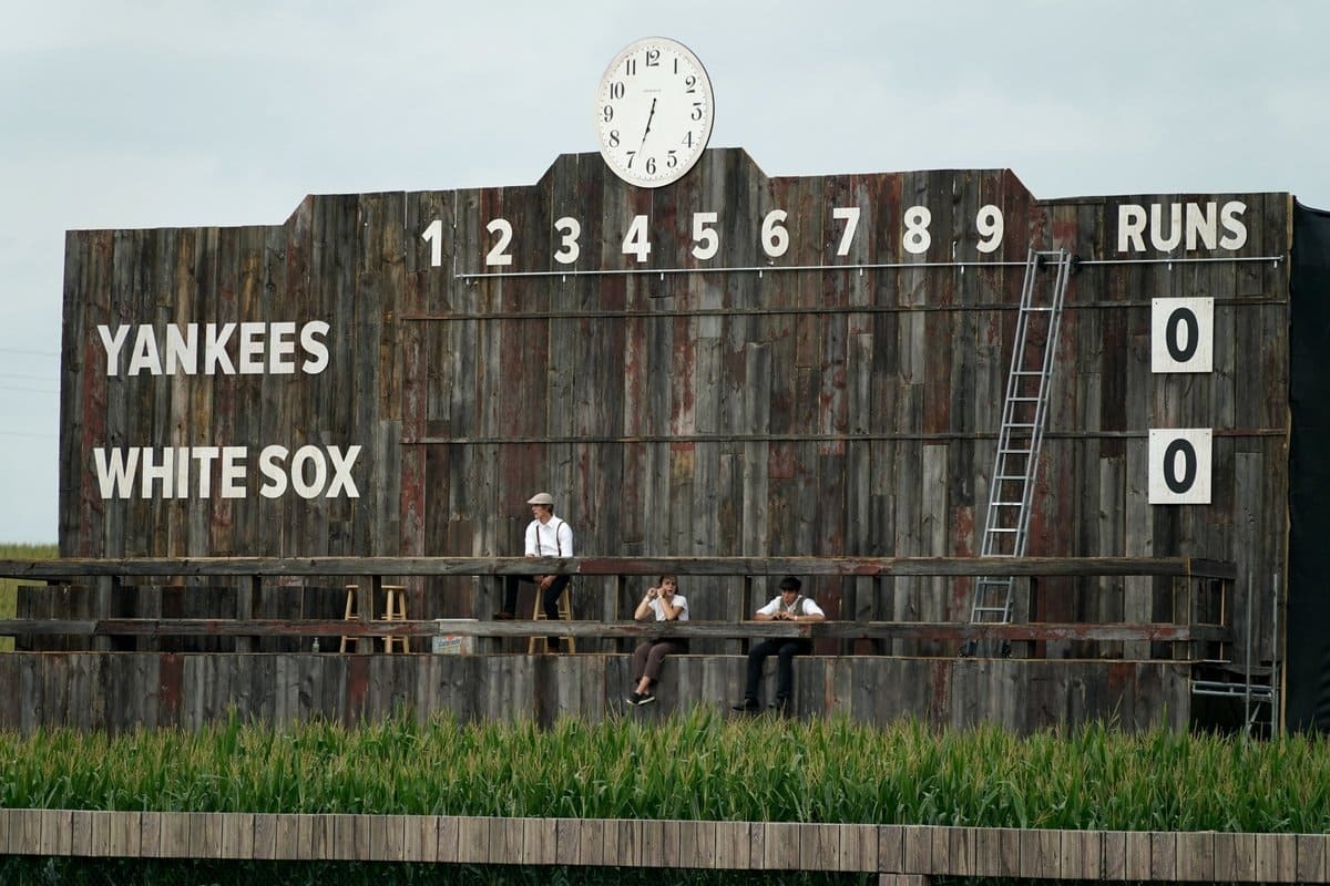 Locura con Kevin Costner recreando Field of Dreams en la MLB entre Yankees y White Sox 2