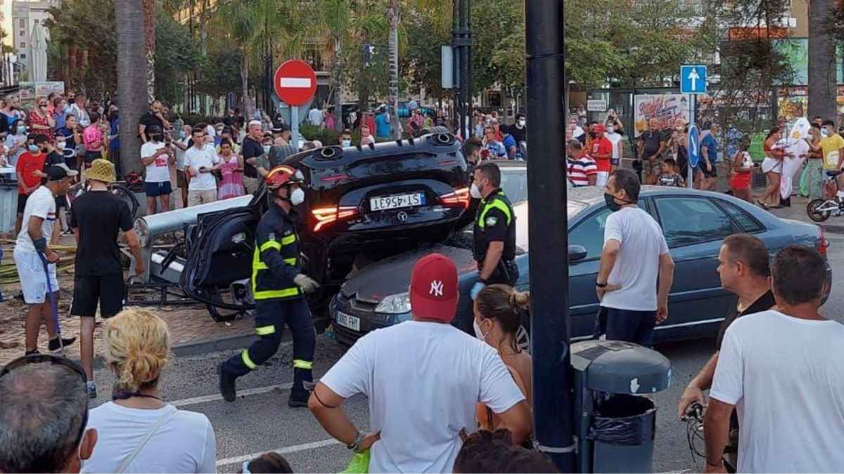 Terrible accidente en el paseo marítimo de Fuengirola con un ciclista muerto 