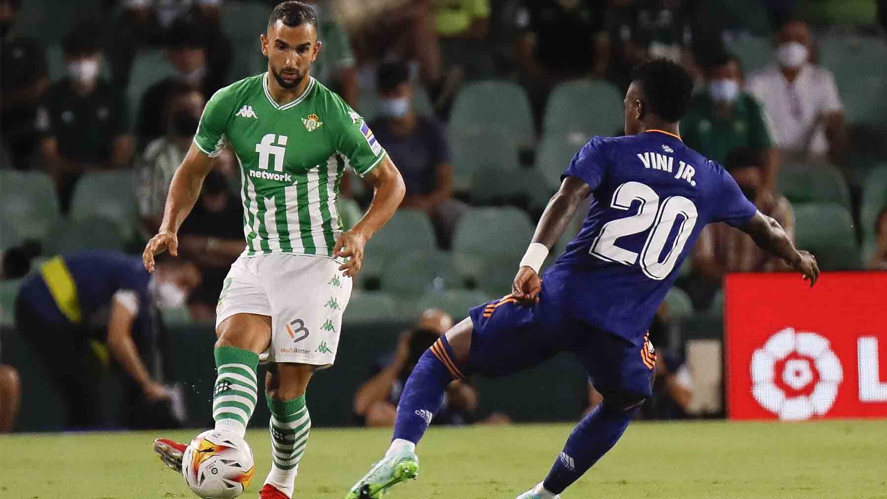 Montoya y Vinicius en el Real Betis - Real Madrid