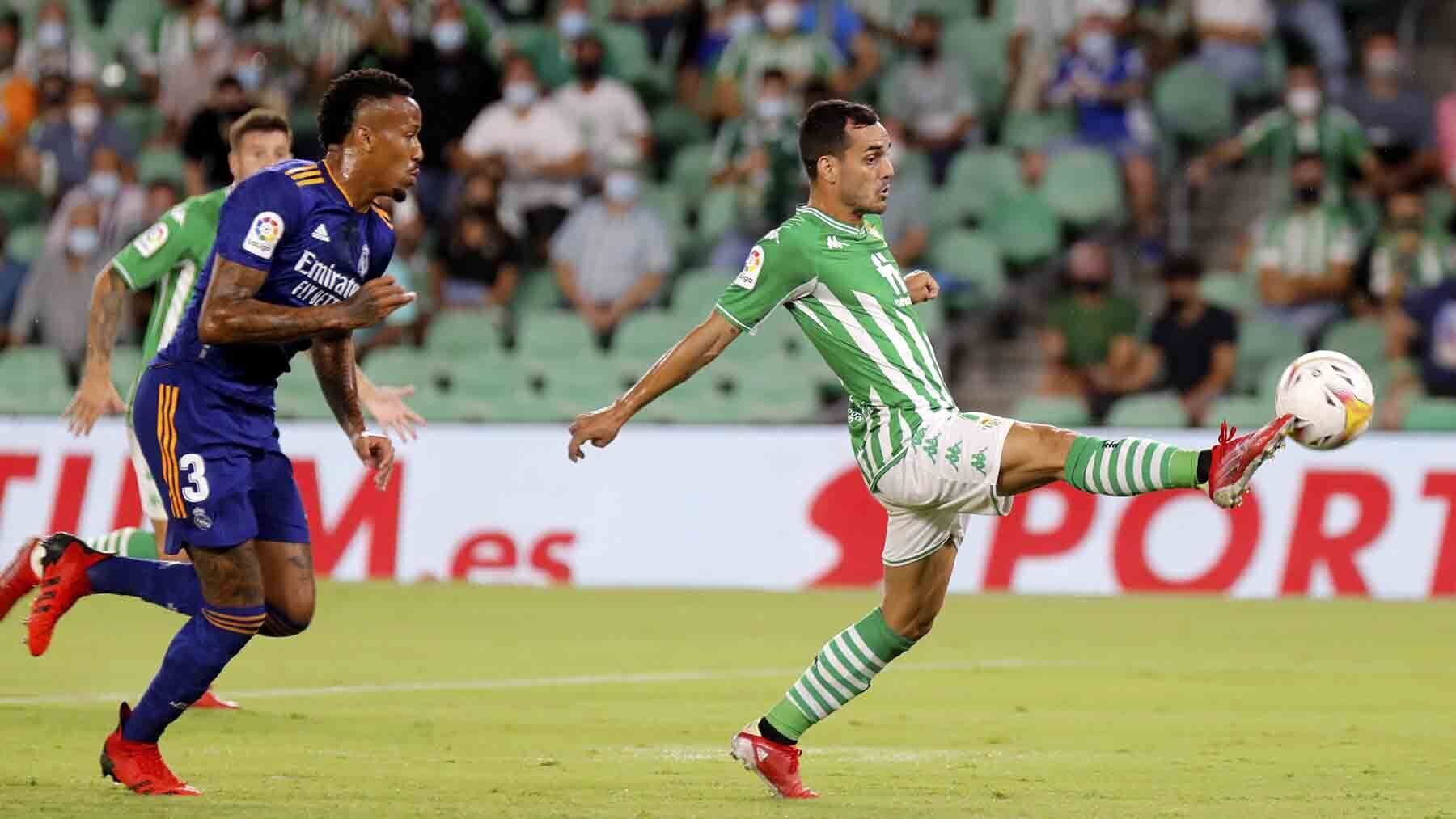 Juanmi durante el Real Betis - Real Madrid