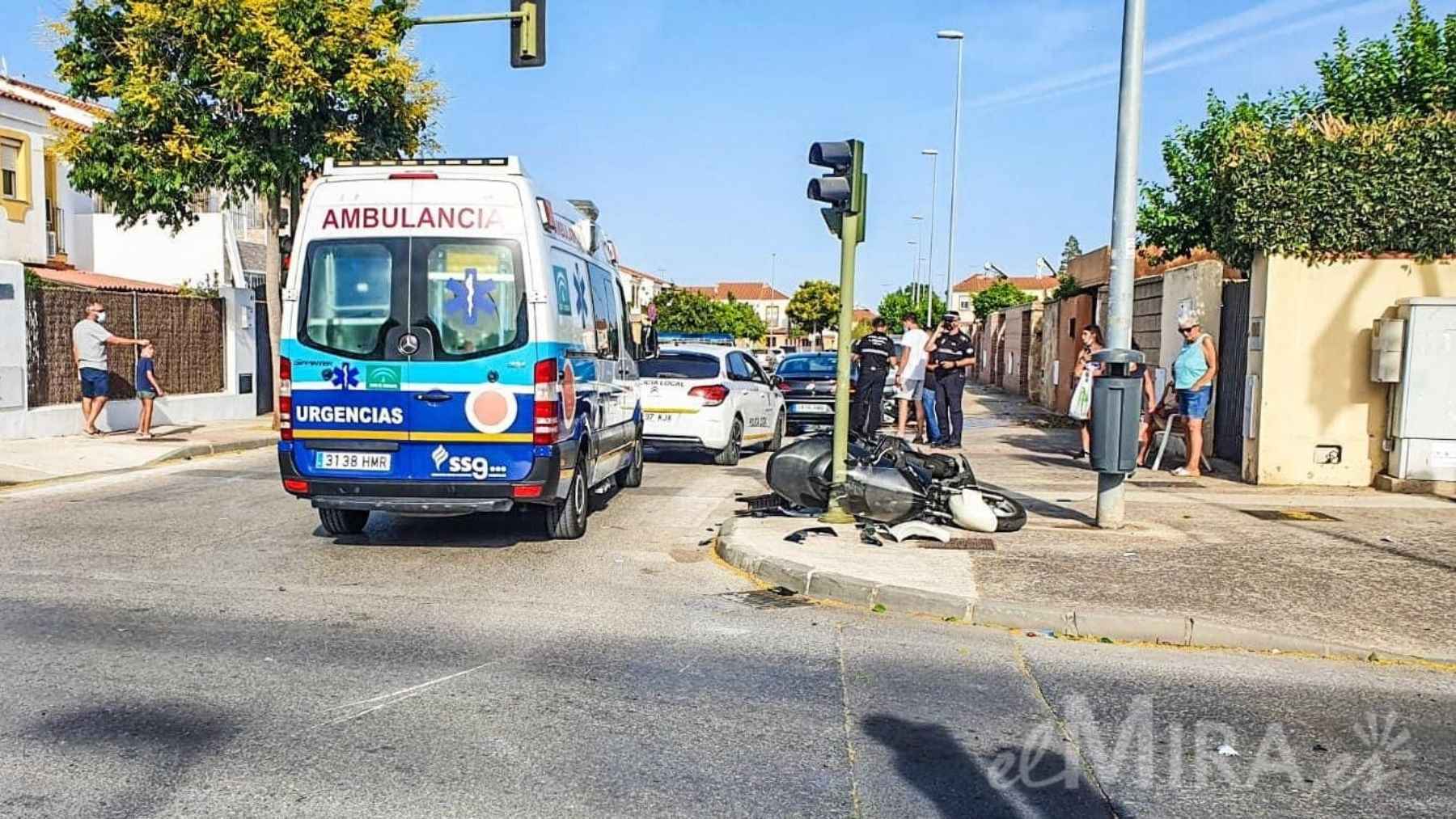 Vuelve a pasar en el mismo sitio de Jerez, en el que arrollan a un motorista que se salta el semáforo | Jesús Catalán para El MIRA
