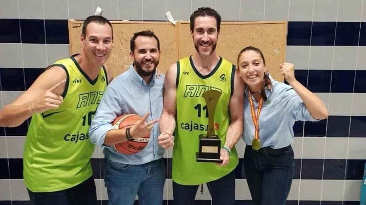 De Izquierda a derecha Javier Montañez, Primer Entrenador, Alberto Nieto, Segundo Entrenador, Antonio Iván Rodríguez, Delegado y Marina Sanchez, Fisioterapeuta