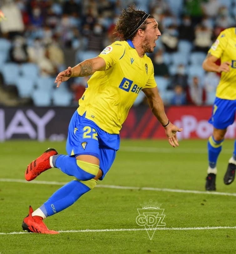 Pacha Espino celebra su gol ante el Celta de Vigo