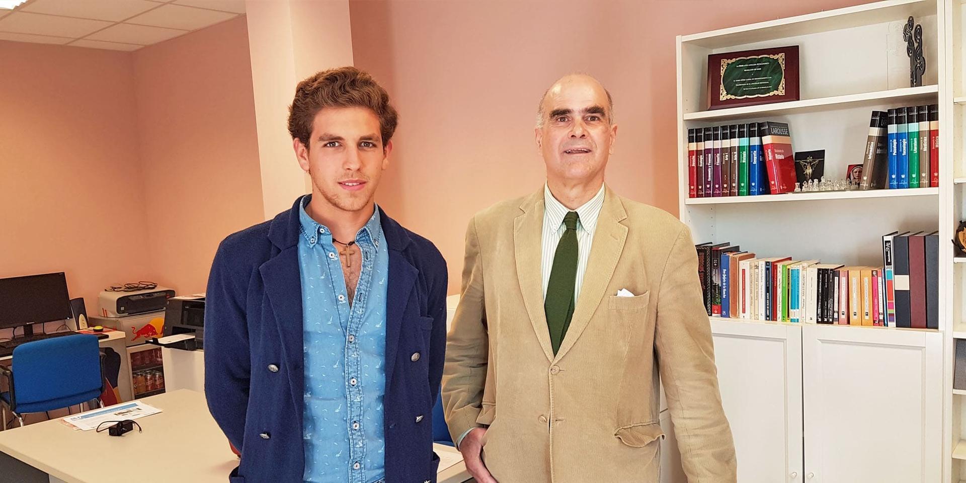 Ginés Marín junto a Marciano Breña en la redacción del Grupo MIRA Comunicación en Jerez