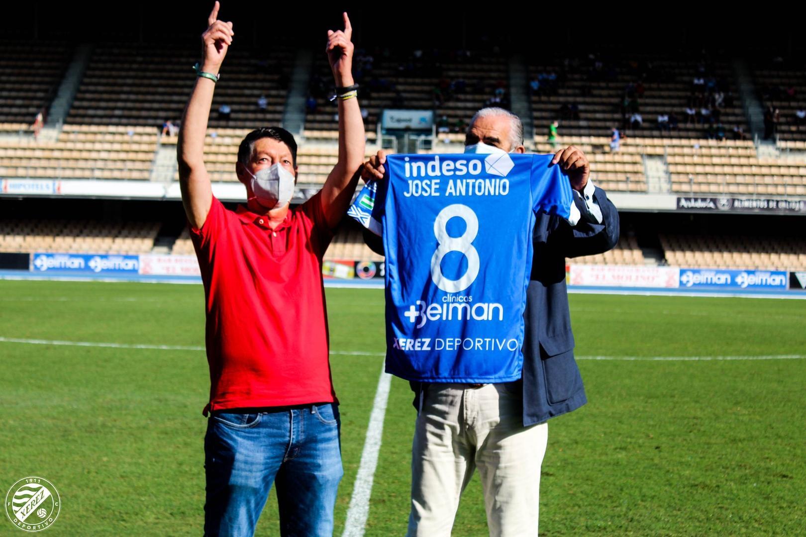 El Xerez Deportivo FC homenajea a José Antonio Garrido